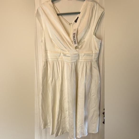 NWT 1X Modcloth Retrolicious “Love You” Dress Cream Satin - Picture 2 of 4